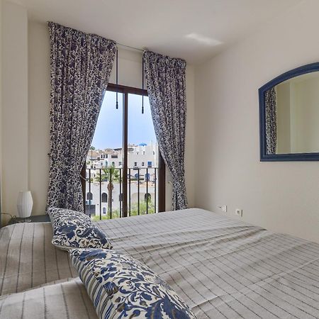 Duquesa Port Retreat Apartment Манилва Екстериор снимка