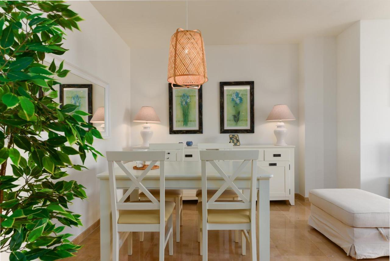 Duquesa Port Retreat Apartment Манилва Екстериор снимка