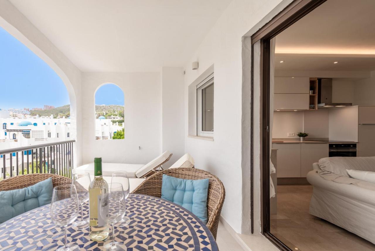Duquesa Port Retreat Apartment Манилва Екстериор снимка