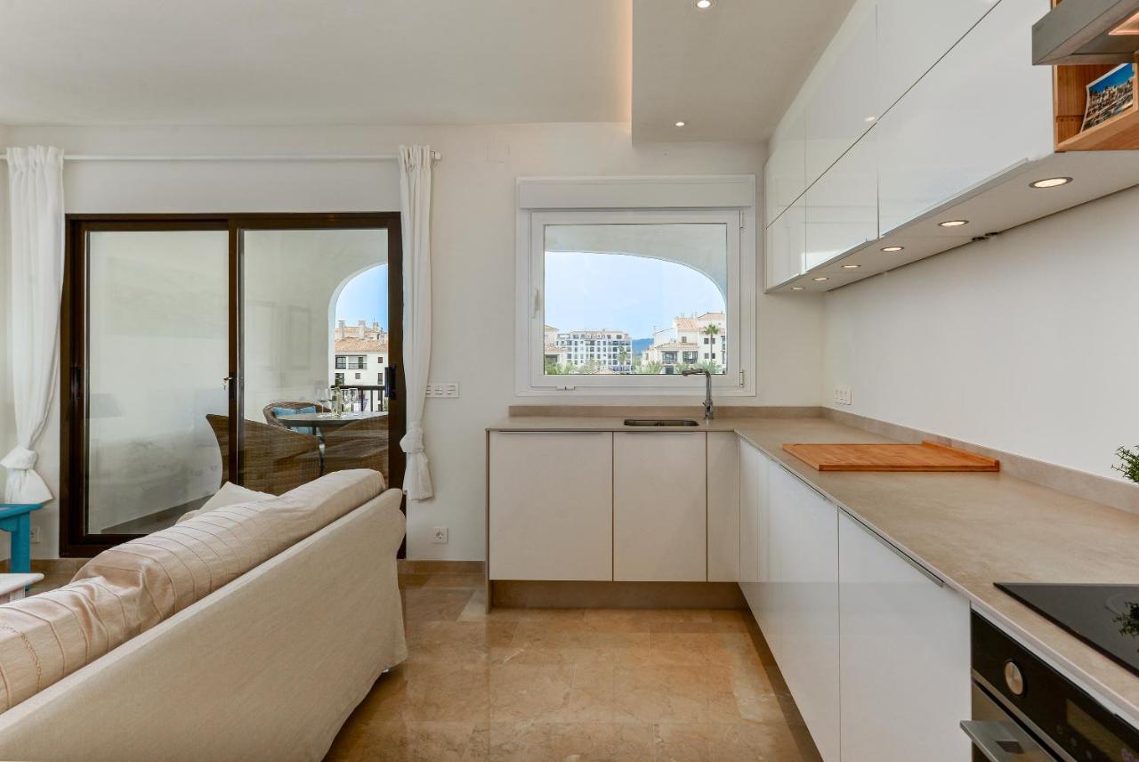 Duquesa Port Retreat Apartment Манилва Екстериор снимка