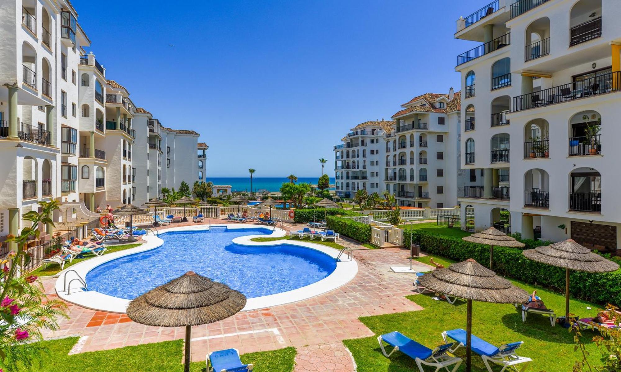 Duquesa Port Retreat Apartment Манилва Екстериор снимка