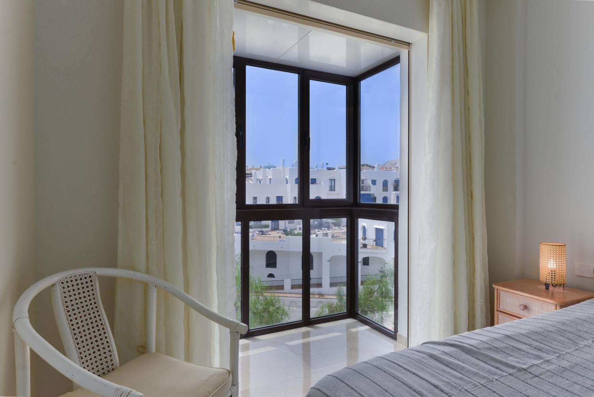 Duquesa Port Retreat Apartment Манилва Екстериор снимка