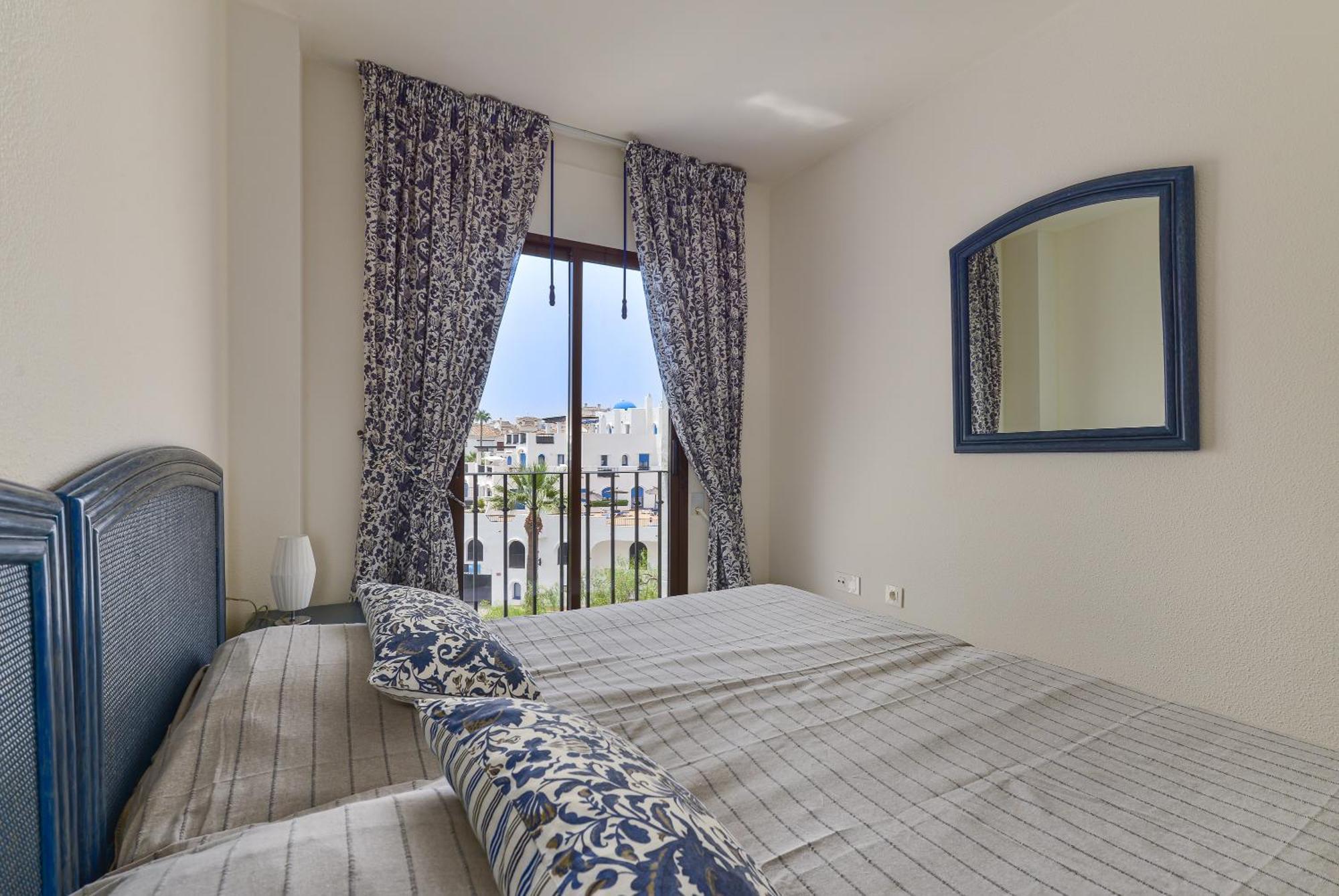 Duquesa Port Retreat Apartment Манилва Екстериор снимка