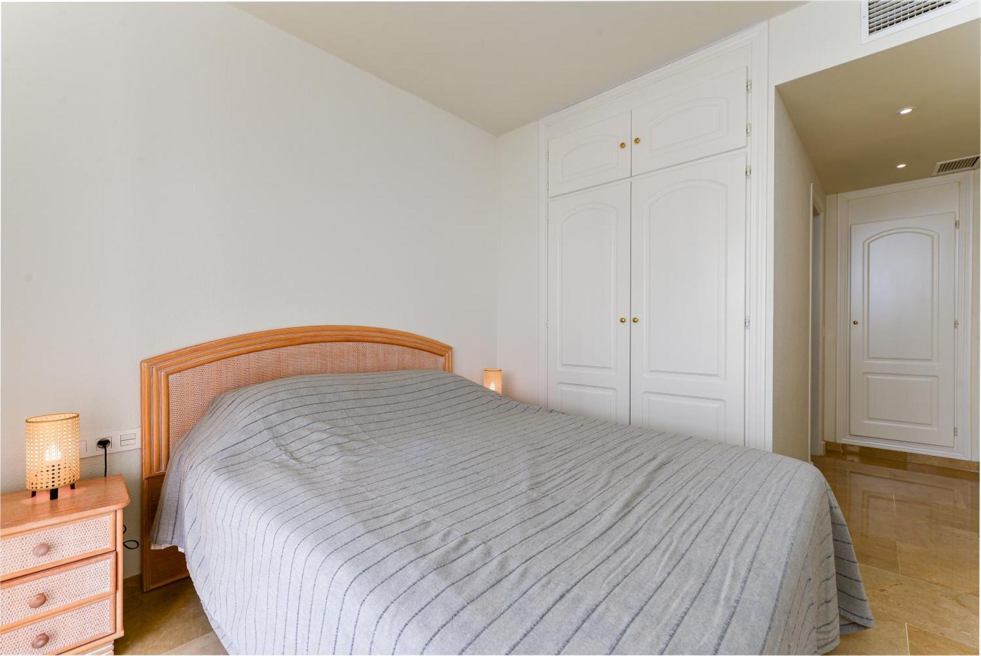 Duquesa Port Retreat Apartment Манилва Екстериор снимка